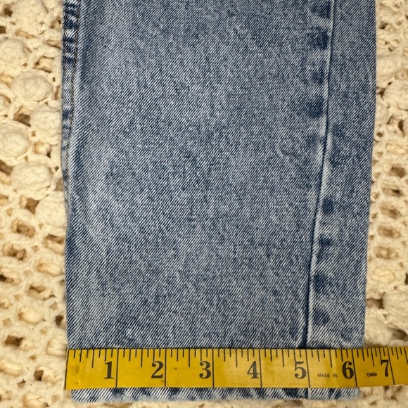 SHEIN Women's Distressed Blue Jeans.       #10 - Picture 7 of 13